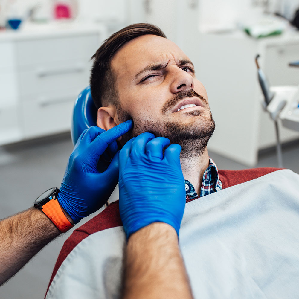 Emergency toothache exam in Downey